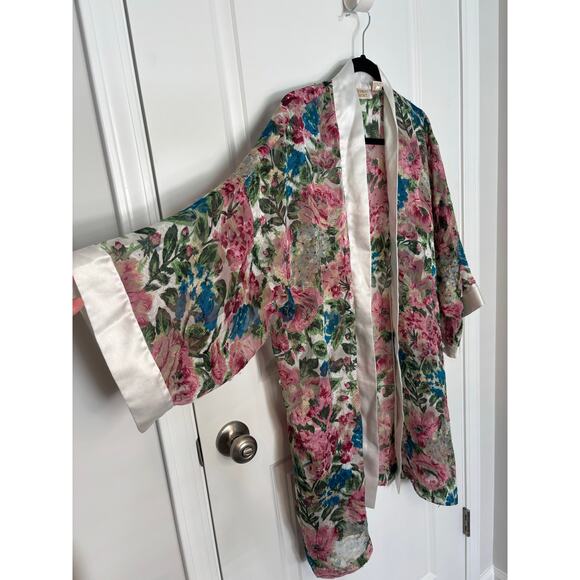 Vintage Victoria’s Secret Gold Label Floral Satin Kimono Robe One Size - Picture 5 of 6
